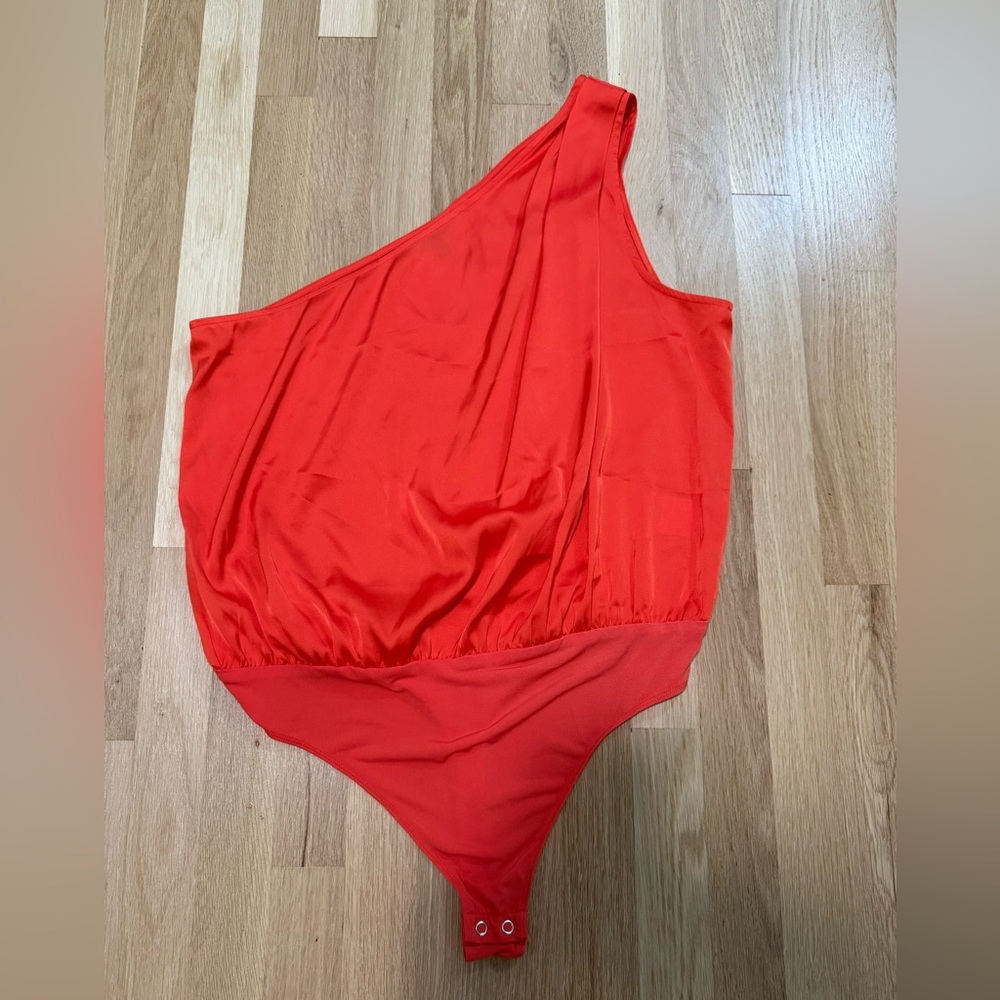 Women’s Express One Shoulder Vibrant Bodysuit Size Large